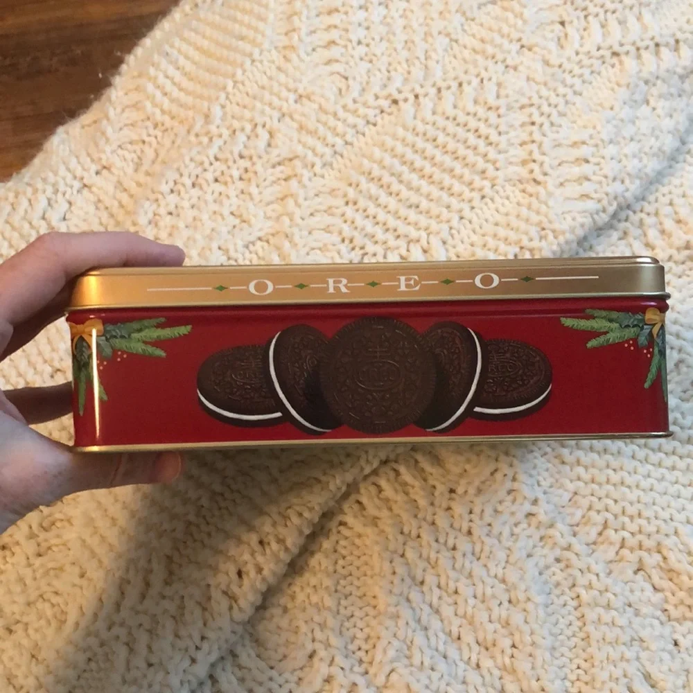 Nabisco Vintage Oreo Christmas Cookie Tin 1992
